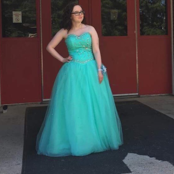 Meet your Posher, Charlene - Picture 1 of 1